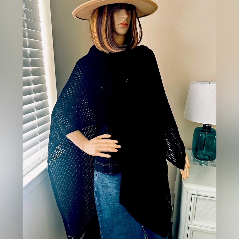 Cece Crochet Poncho by Pretty Simple